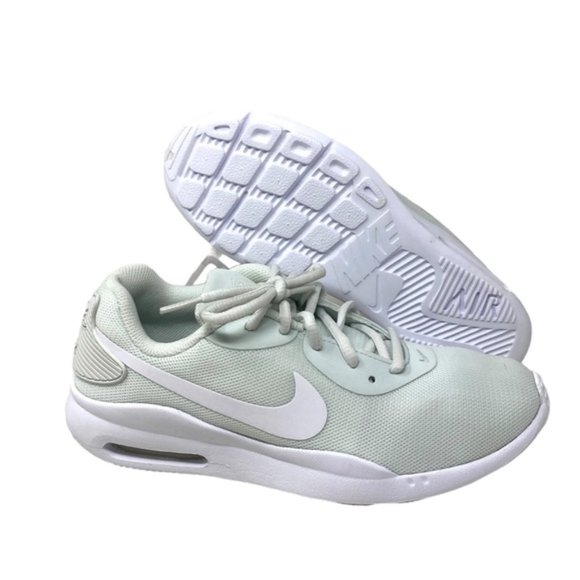 Nike Air Max Oketo Shoe Mesh Women's Green White Sneakers AQ2231 400 - Picture 9 of 10